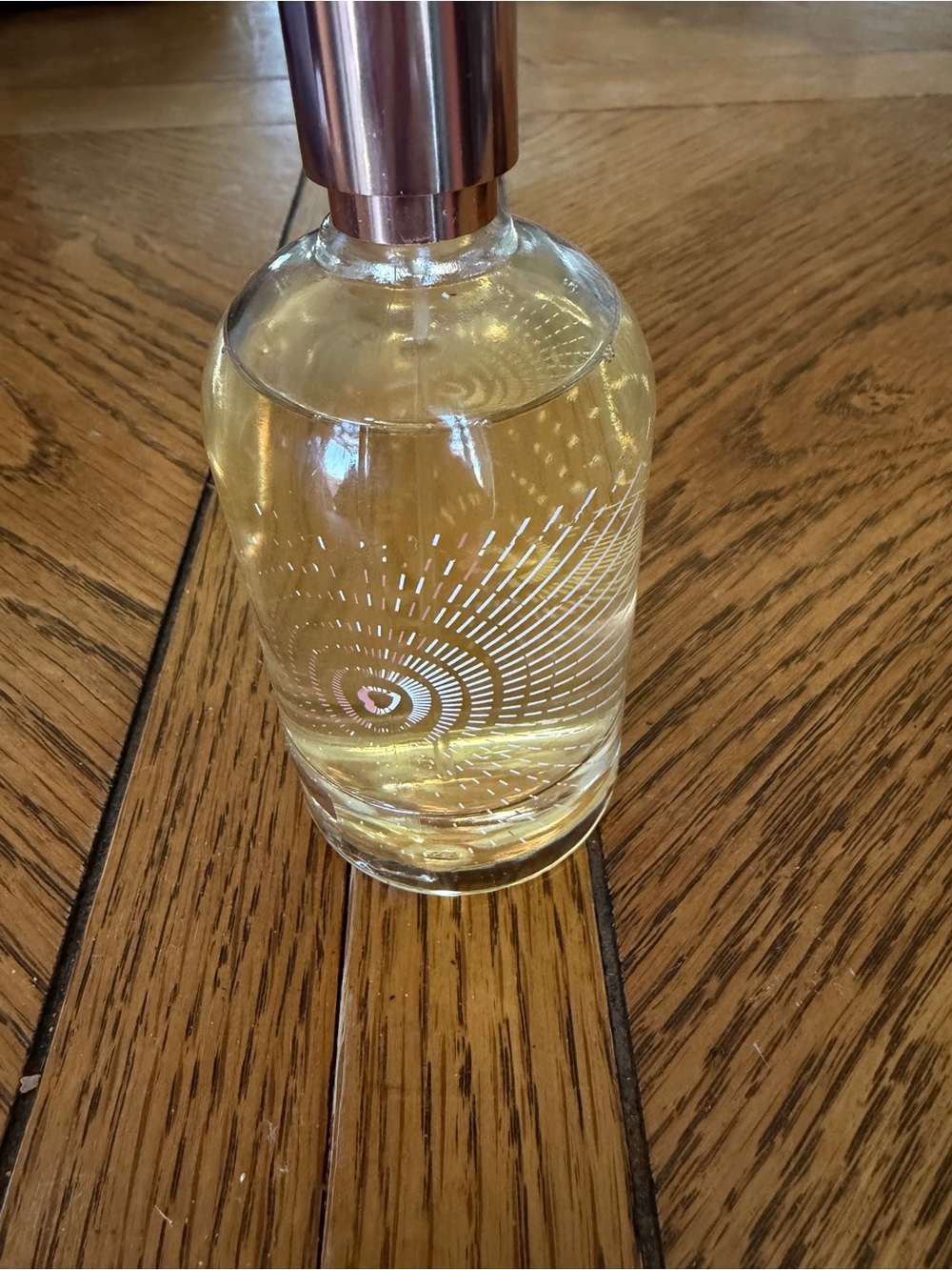 JOSIE MARAN Skincare Bottle in Pale Yellow with Rose Gold Cap